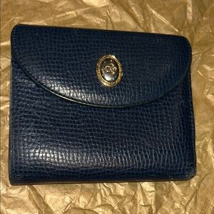 AUTH CHRISTIAN DIOR VINTAGE
LEATHER COMPACT WALLET
PREOWNED NAVY BLUE